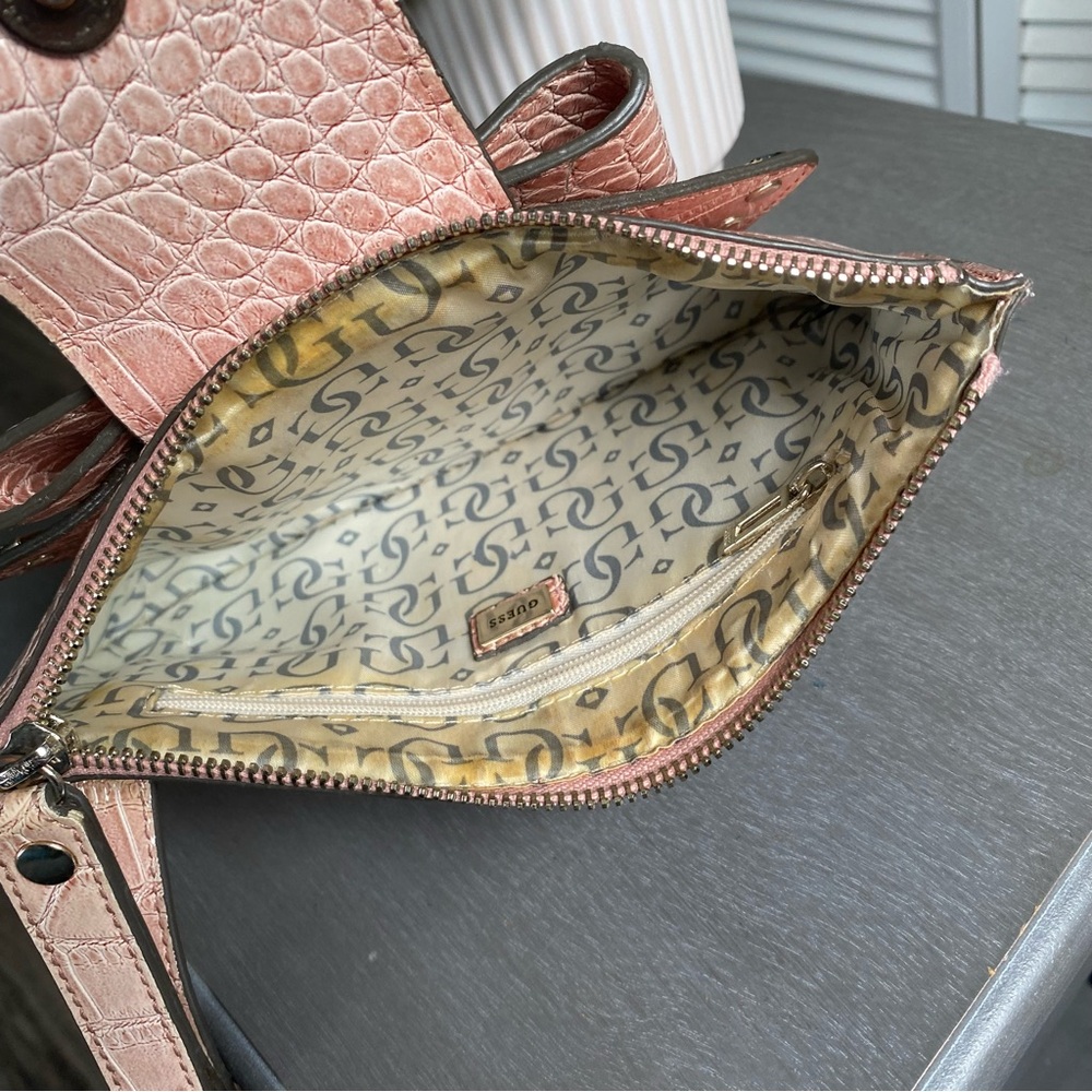 Y2K Guess Pink Croc Bow Wristlet - Picture 7 of 7